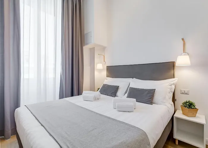 Colonna Luxury Apartment